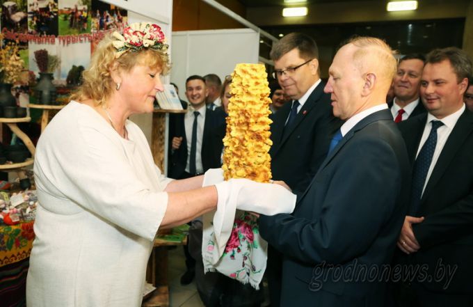 Деловой перекресток. XIX Республиканская универсальная выставка – ярмарка «Еврорегион «Неман-2017» открылась в Гродно (+Видео)