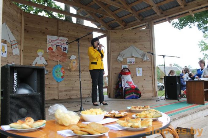 У аграгарадку Дзераўная на Слонімшчыне прайшло традыцыйнае свята бульбы