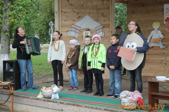 У аграгарадку Дзераўная на Слонімшчыне прайшло традыцыйнае свята бульбы