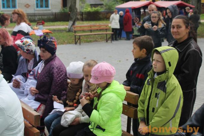 У аграгарадку Дзераўная на Слонімшчыне прайшло традыцыйнае свята бульбы