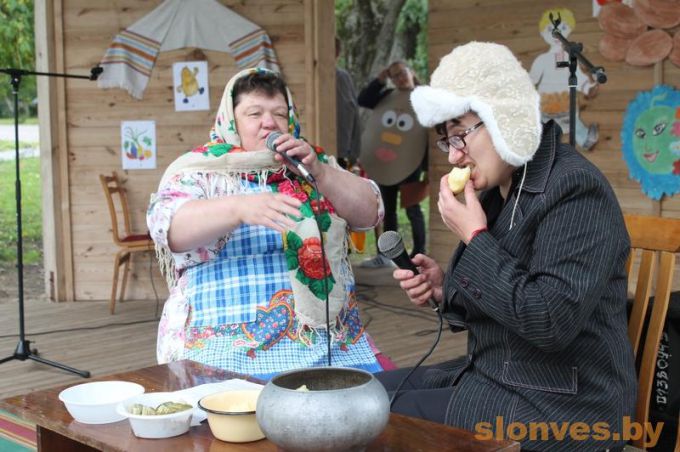 У аграгарадку Дзераўная на Слонімшчыне прайшло традыцыйнае свята бульбы