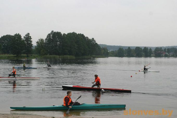 Победная вода. В Слониме более 170 юных гребцов разыграли призы республиканского турнира