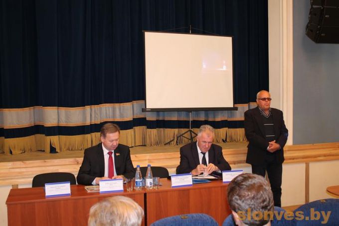 Выездное заседание президиума Гродненского областного Совета депутатов прошло в Слониме