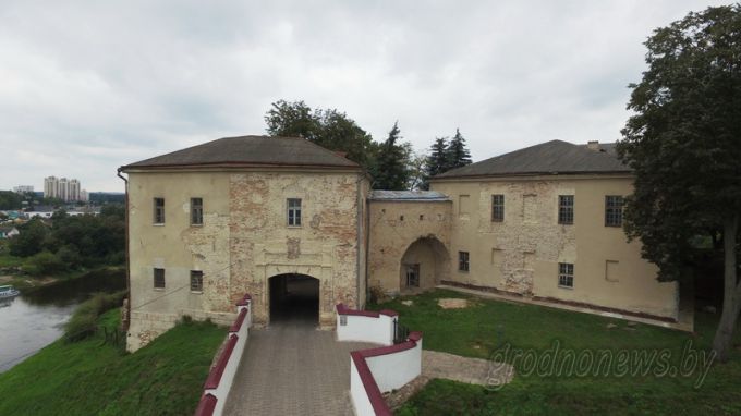 «Инъекции молодости». У стен Старого замка прошло рабочее совещание по вопросам дальнейших работ по его реконструкции