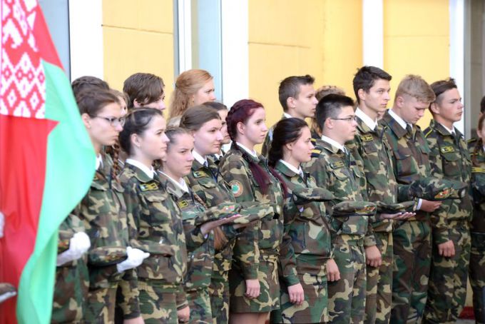 Кадеты средней школы №3 приняли присягу и почтили память Дмитрия Пенязькова