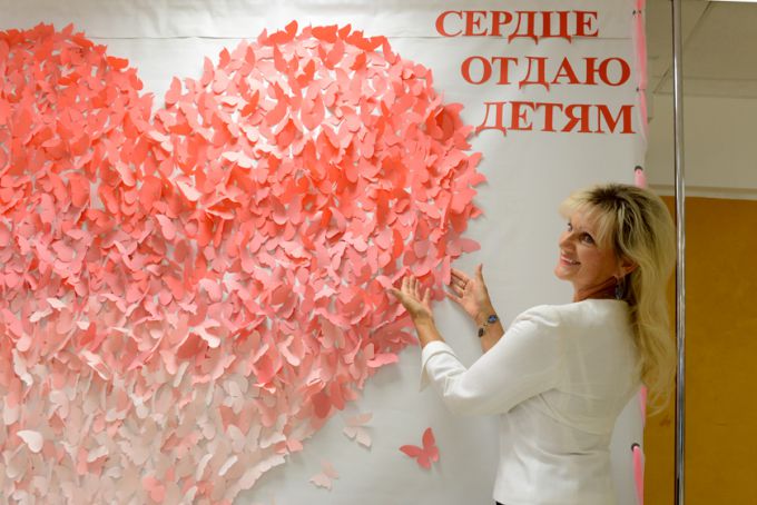 Фотофакт. Гомельских педагогов и ветеранов отрасли поздравили с Днём учителя