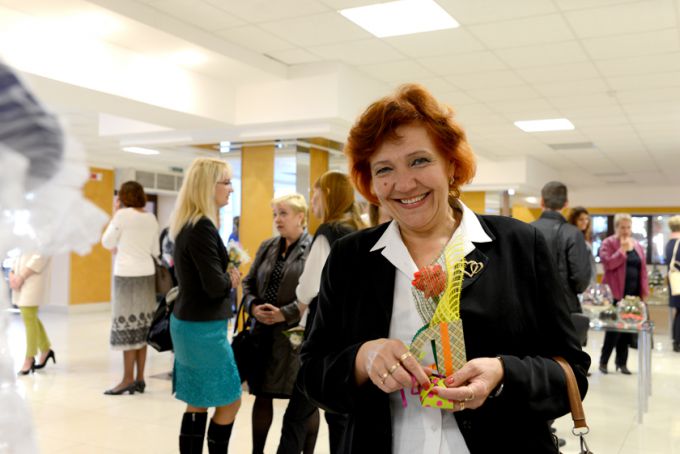 Фотофакт. Гомельских педагогов и ветеранов отрасли поздравили с Днём учителя