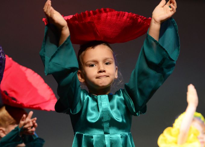 Фотофакт. Гомельских педагогов и ветеранов отрасли поздравили с Днём учителя