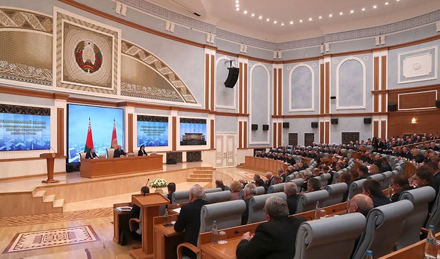 Высокое качество и сокращение затрат. Александр Лукашенко определил главные задачи развития ЖКХ