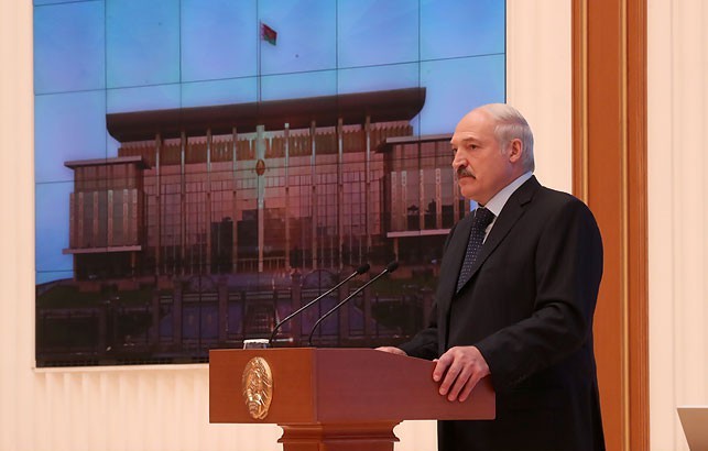 Высокое качество и сокращение затрат. Александр Лукашенко определил главные задачи развития ЖКХ
