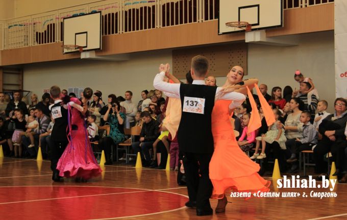 Вальс, полька и зажигательная латина. В Сморгони прошел «Танцевальный марафон»