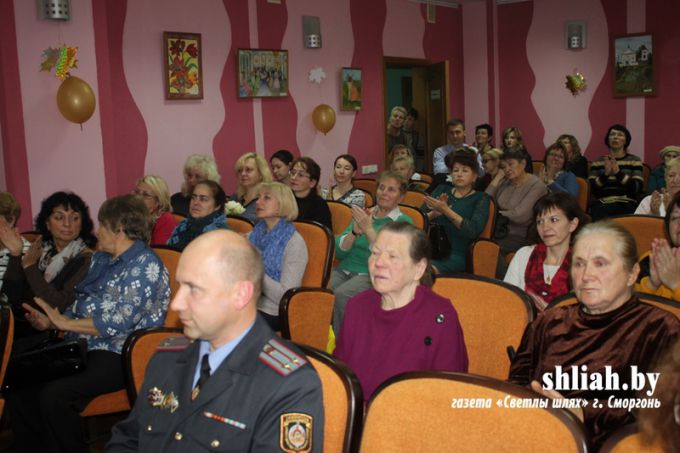 А музыка гучала. Прэзентацыя кнігі Веры Вайцюль адбылася ў школе мастацтваў Смаргоні