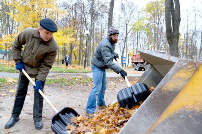 Фотофакт. На районном субботнике в Советском приводили в порядок зоны отдыха