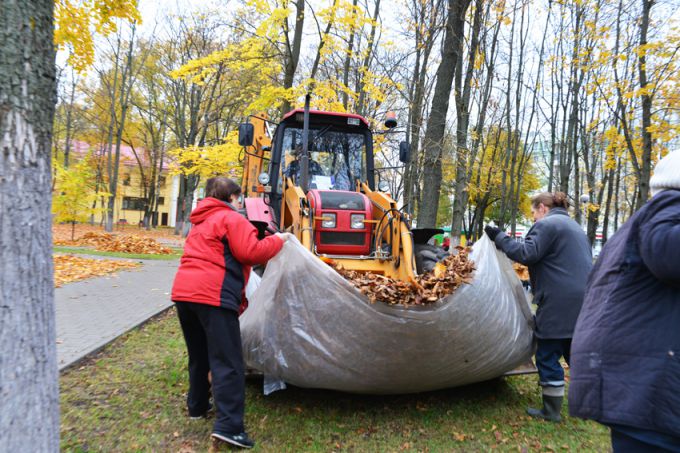 Фотофакт. На районном субботнике в Советском приводили в порядок зоны отдыха