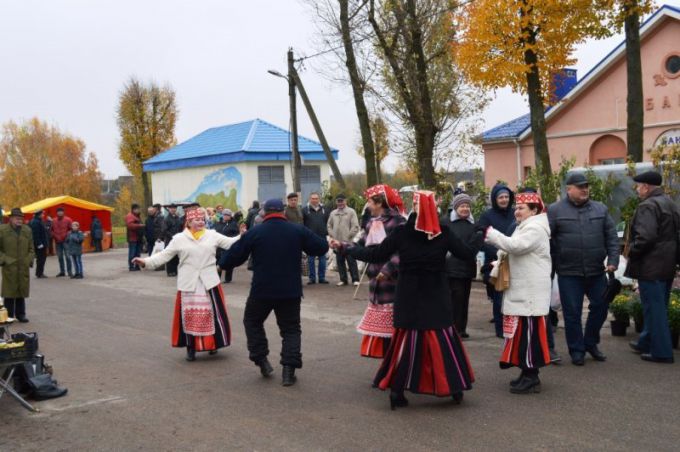 И закупились, и повеселились.В Ошмянах прошла сельскохозяйственная ярмарка