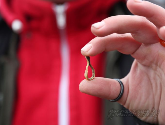 Золотой подарок Замковой горы: археологи нашли кольцо в слое XIV–XV веков