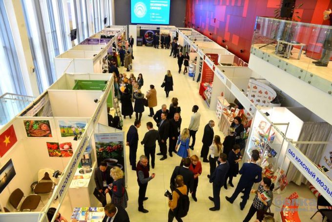 Гомельчанам предложили создать беспилотный комбайн и построить свой фармакологический завод