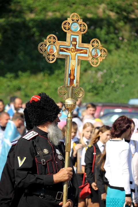 Состоялся крестный ход из Мозырского Свято-Михайловского кафедрального собора в Юровичский Свято-Рождество-Богородичный монастырь