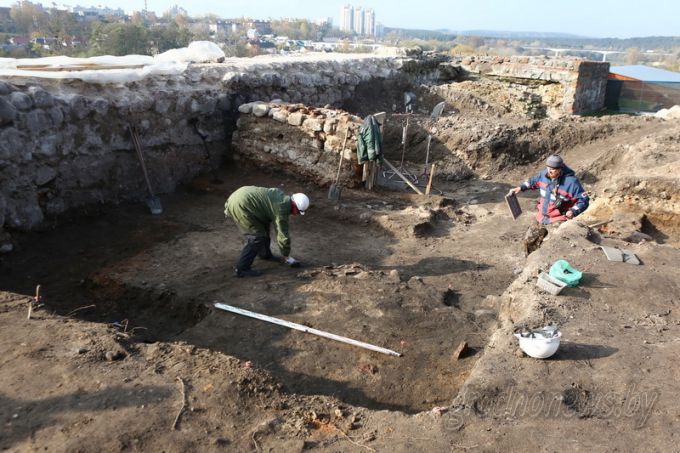 Старый замок: сохранить по максимуму и вернуть в XVI век