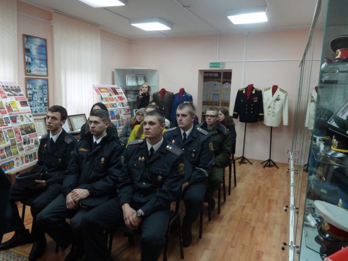 Молодые специалисты заложили в Поколюбичах рябиновую Аллею Славы