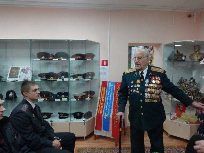 Молодые специалисты заложили в Поколюбичах рябиновую Аллею Славы