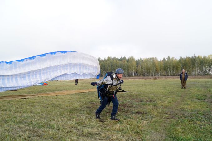 На аэродроме в Зябровке Гомельского района прошли соревнования по парапланерному спорту "Полесский десант-2017"