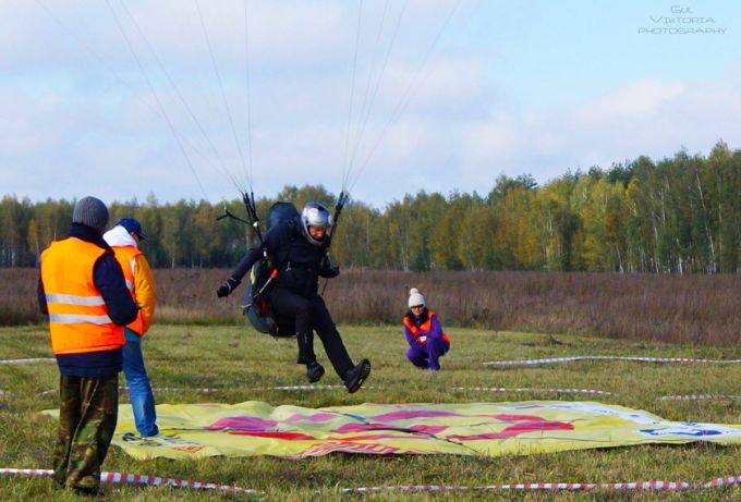 На аэродроме в Зябровке Гомельского района прошли соревнования по парапланерному спорту "Полесский десант-2017"