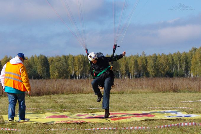 На аэродроме в Зябровке Гомельского района прошли соревнования по парапланерному спорту "Полесский десант-2017"
