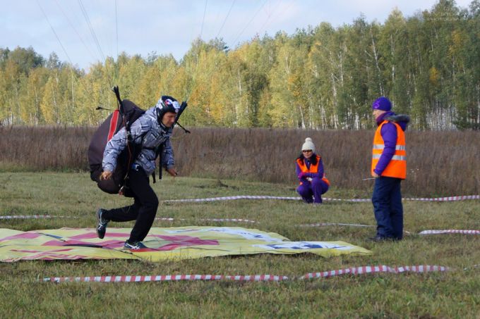 На аэродроме в Зябровке Гомельского района прошли соревнования по парапланерному спорту "Полесский десант-2017"