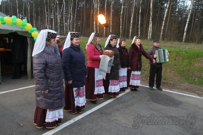 Свислочь принимает гостей. На границе Свислочского района встретили делегации участников областных «Дажынак»