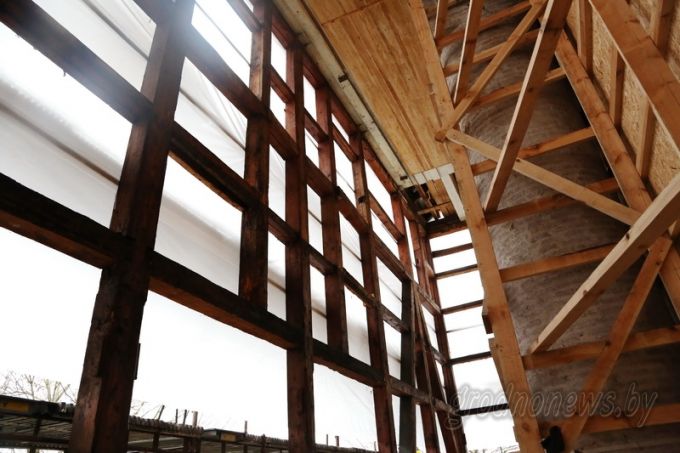 Стена Коложи будет цвета Umbrа. "ГП" продолжает освещать ход ремонтных работ (+Видео)