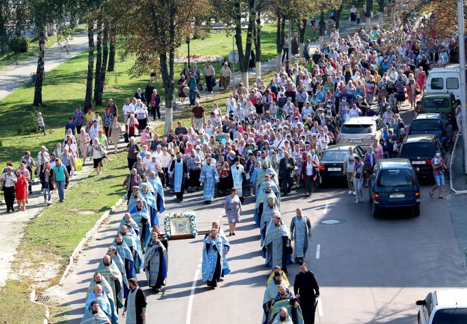 Состоялся крестный ход из Мозырского Свято-Михайловского кафедрального собора в Юровичский Свято-Рождество-Богородичный монастырь