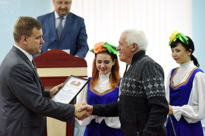 Гомельский химзавод поздравил коллектив «Морозовичи-Агро» с профессиональным праздником