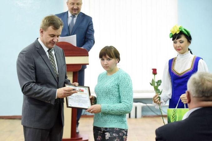 Гомельский химзавод поздравил коллектив «Морозовичи-Агро» с профессиональным праздником