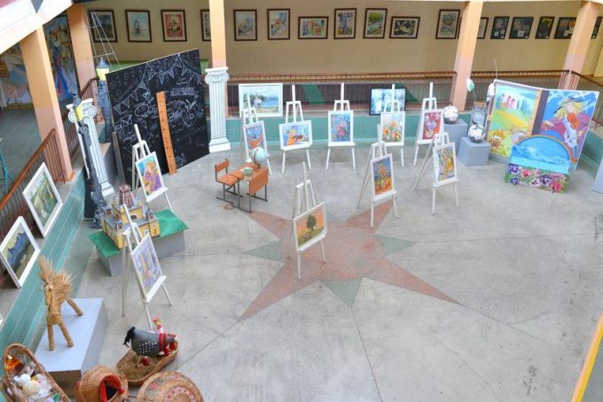 Светлогорские педагоги побывали на экскурсии в школах и гимназиях Советского района