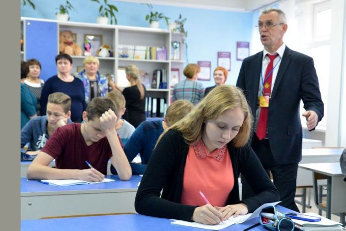 Светлогорские педагоги побывали на экскурсии в школах и гимназиях Советского района