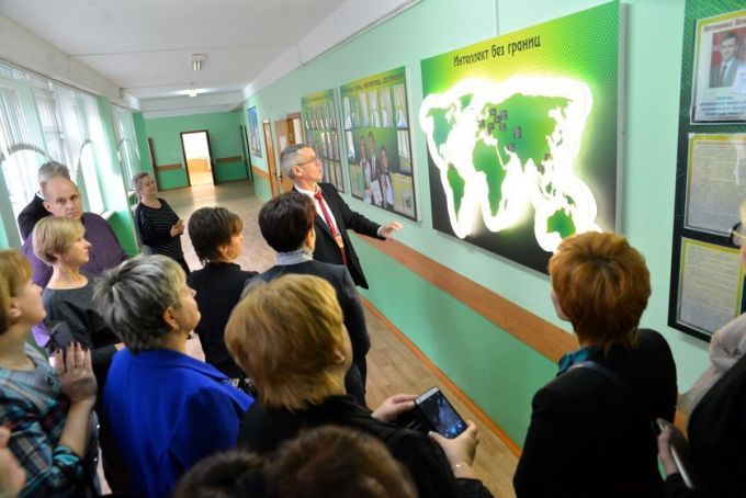 Светлогорские педагоги побывали на экскурсии в школах и гимназиях Советского района