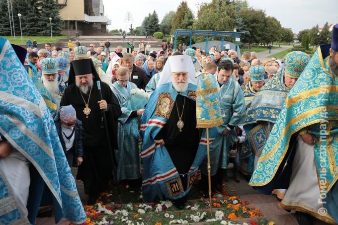 В Речице торжественно отпраздновали 145-летие со дня первого освещения Свято-Успенского собора