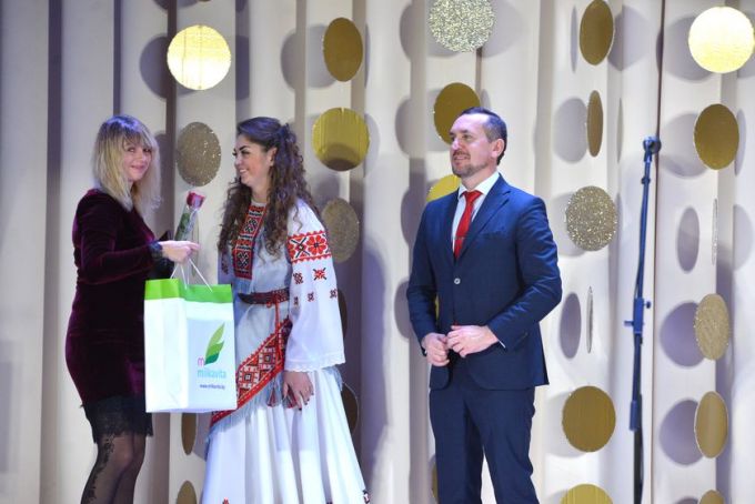 Фотофакт. Праздничный концерт и обновлённая Доска почёта на «Милкавите»