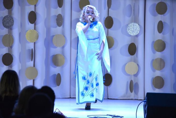 Фотофакт. Праздничный концерт и обновлённая Доска почёта на «Милкавите»