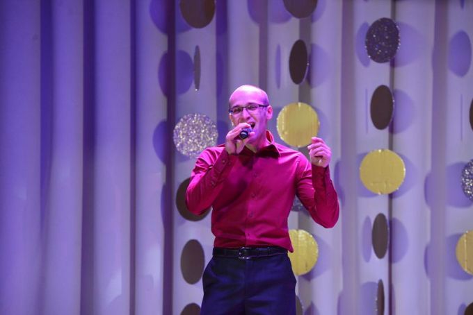 Фотофакт. Праздничный концерт и обновлённая Доска почёта на «Милкавите»