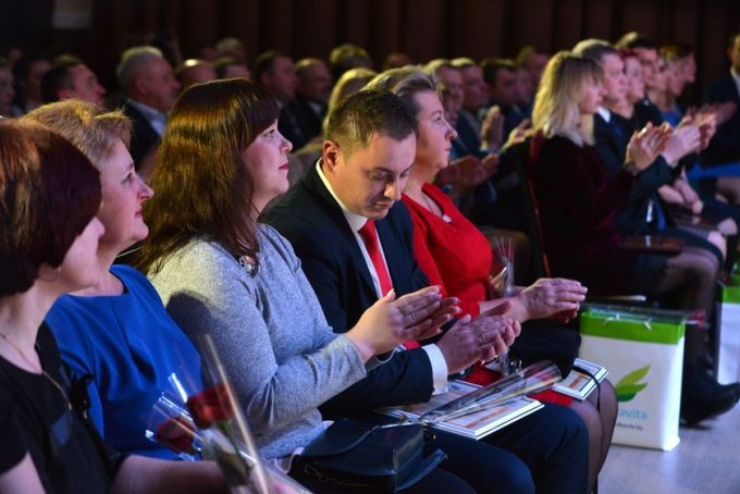 Фотофакт. Праздничный концерт и обновлённая Доска почёта на «Милкавите»