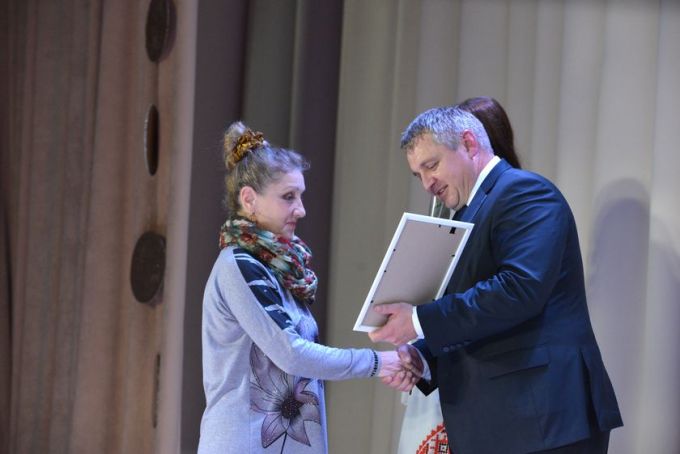 Фотофакт. Праздничный концерт и обновлённая Доска почёта на «Милкавите»