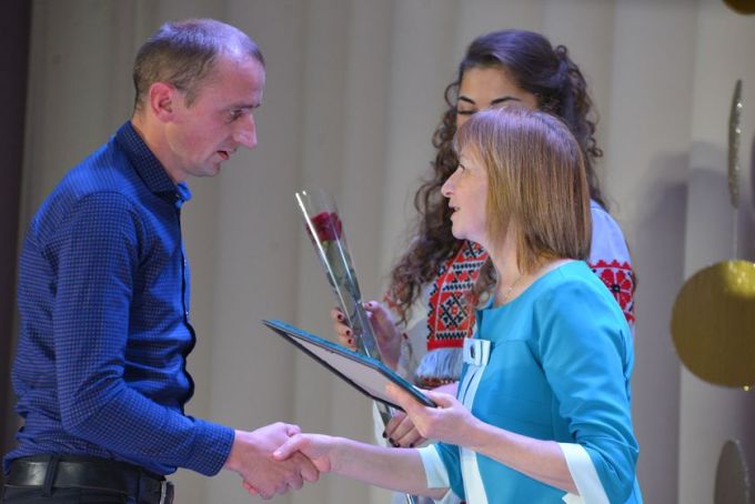 Фотофакт. Праздничный концерт и обновлённая Доска почёта на «Милкавите»