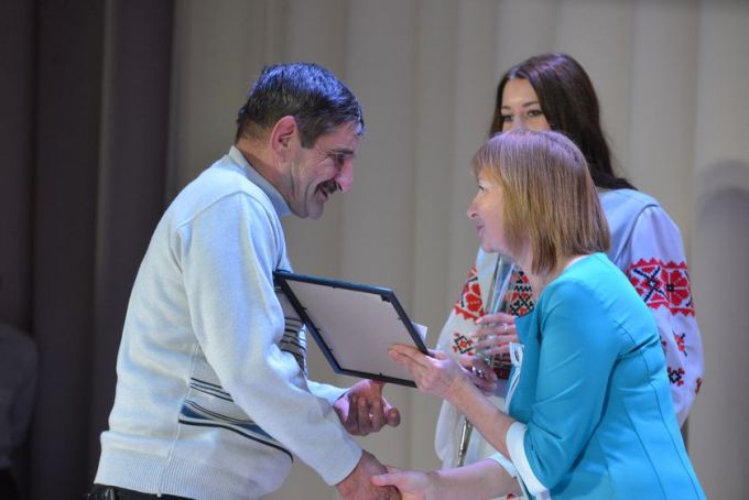 Фотофакт. Праздничный концерт и обновлённая Доска почёта на «Милкавите»