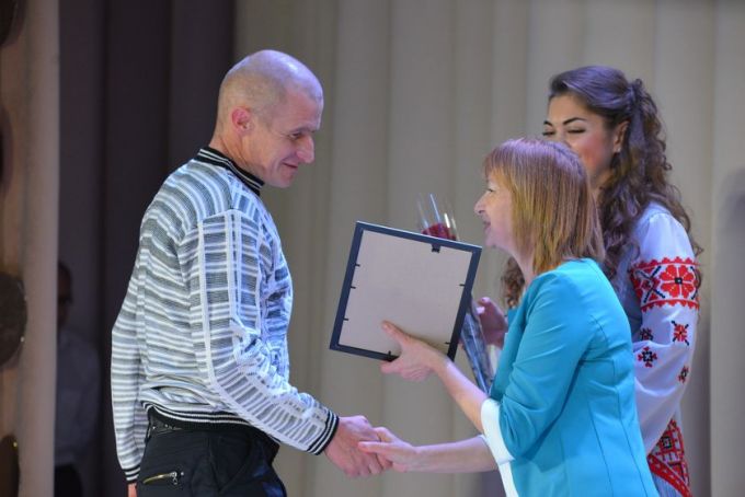 Фотофакт. Праздничный концерт и обновлённая Доска почёта на «Милкавите»