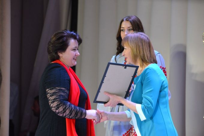 Фотофакт. Праздничный концерт и обновлённая Доска почёта на «Милкавите»