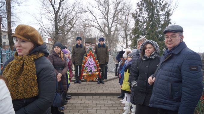 В Советском районе возложили цветы к воинским захоронениям