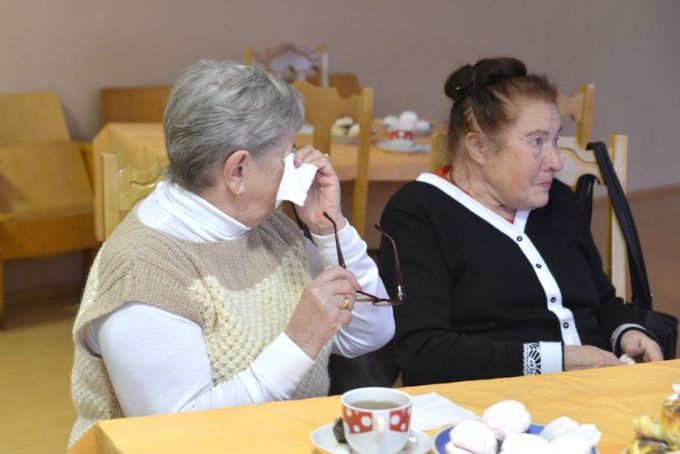 Областная организация Белорусского союза женщин устроила для детей войны чаепитие