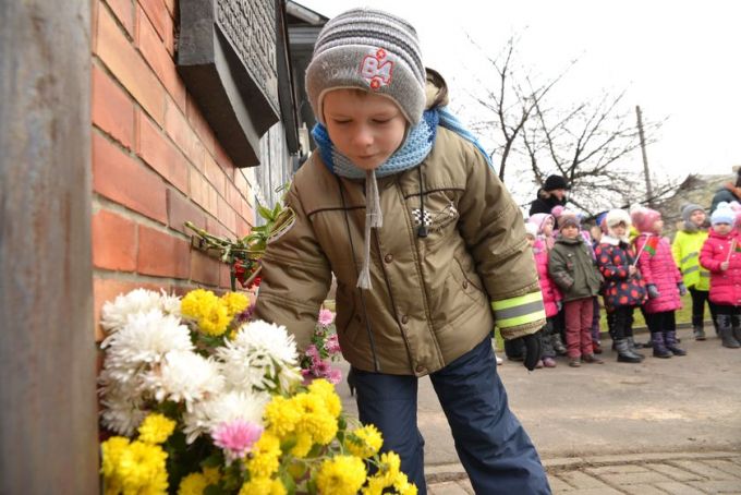 Жильцы улицы Рокоссовского почтили память Маршала Советского Союза